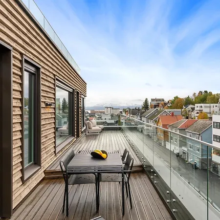 Luxury Apartment Downtown Tromso With 2 Bedrooms And 2 Bathrooms And Parking Exterior photo