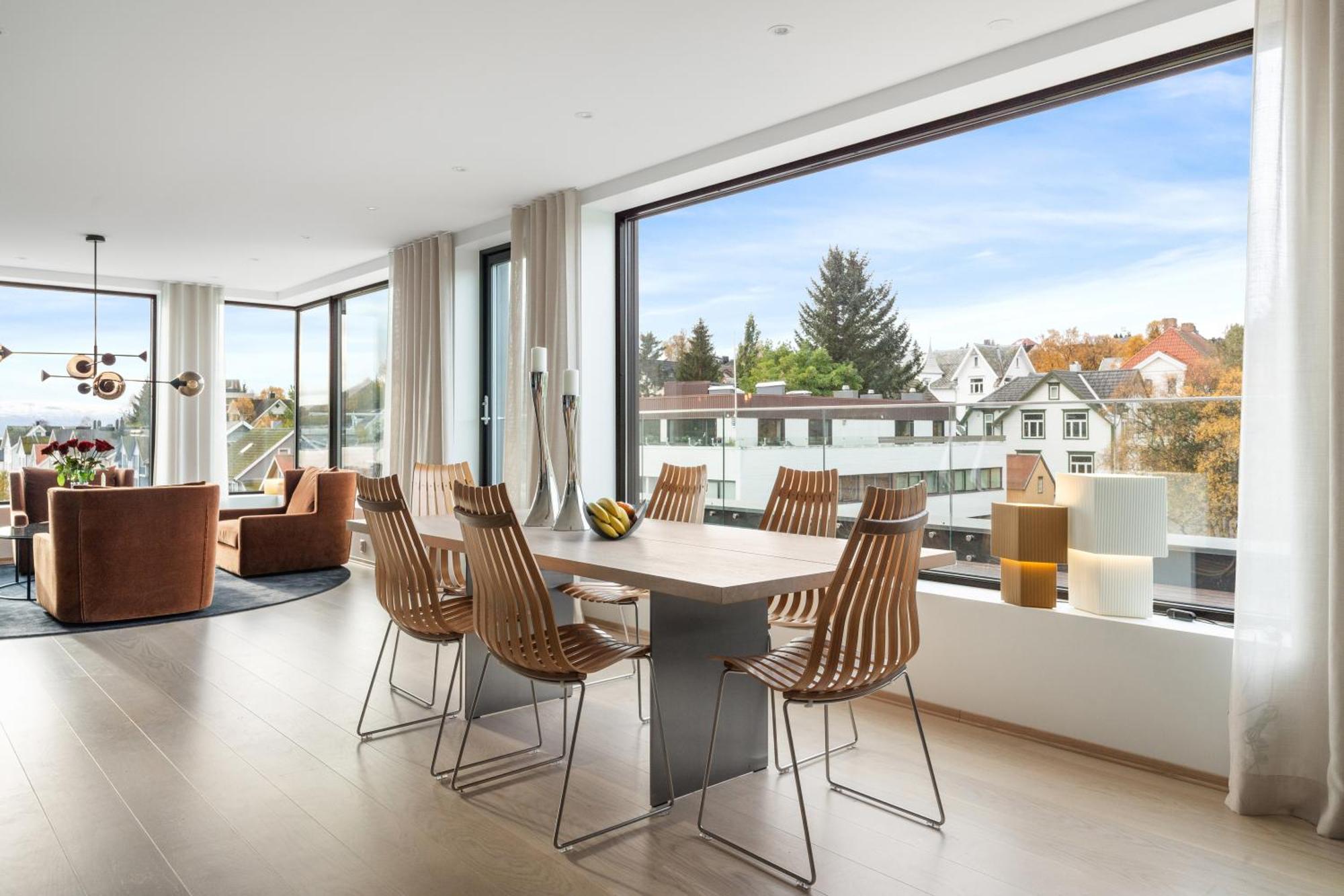 Luxury Downtown With 2 Bedrooms And 2 Bathrooms And Parking Appartamento