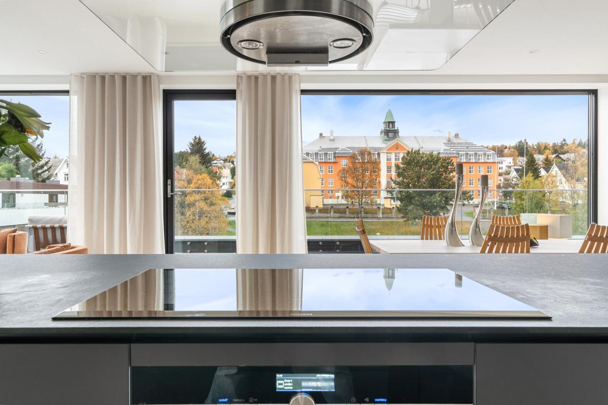 Luxury Downtown With 2 Bedrooms And 2 Bathrooms And Parking Appartamento *